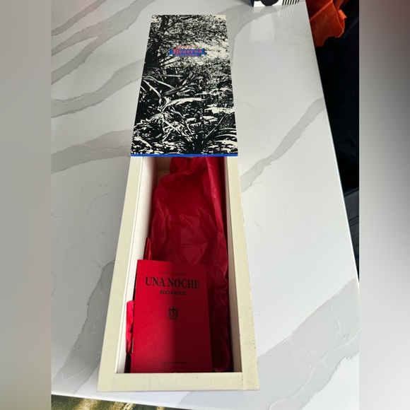 Jose Cuervo Tequila Reserva De Familia Collectors Box 2015 Jorge Mendez Blake - Picture 5 of 7